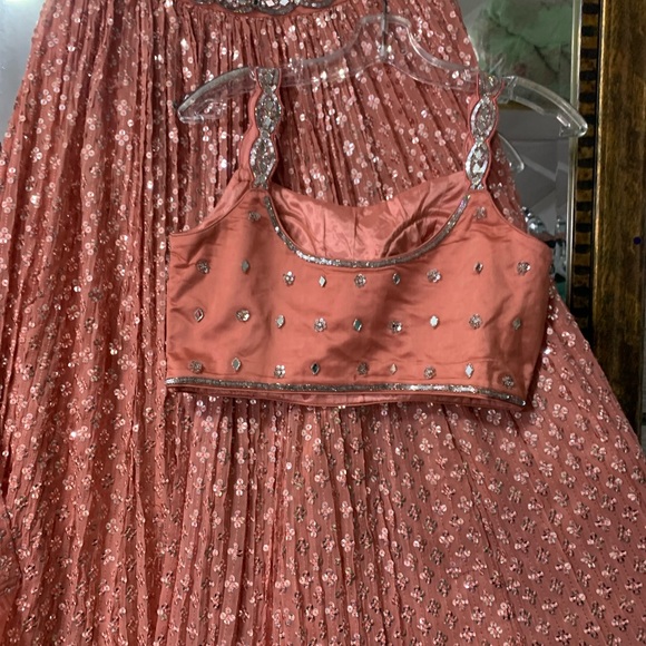 Stylish lenghas in size 38 - Picture 7 of 10